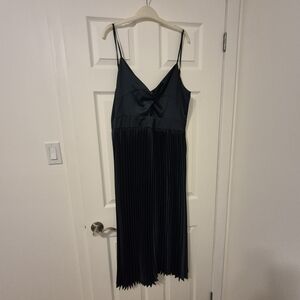 Cupshe Deep Green Pleated Maxi Dress